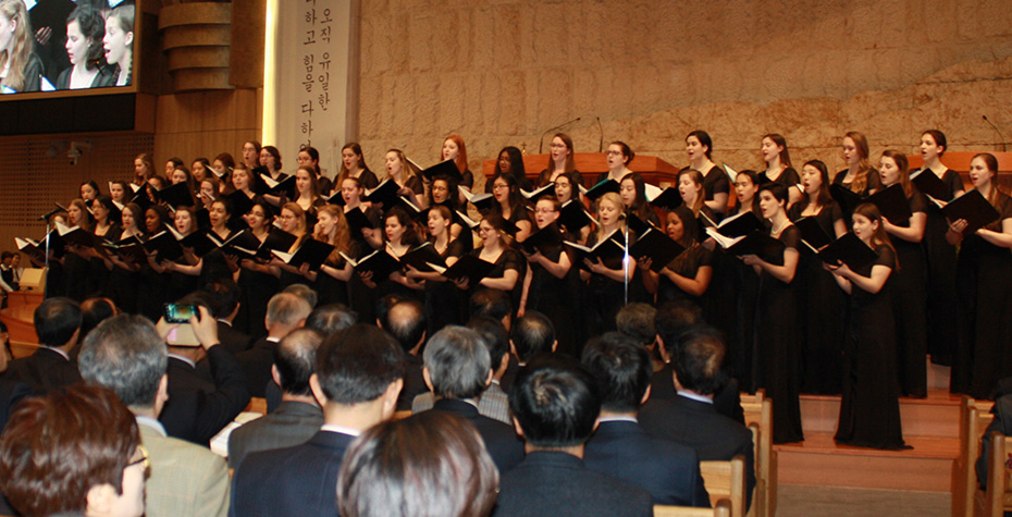 The Wellesley College Choir performs in Seoul