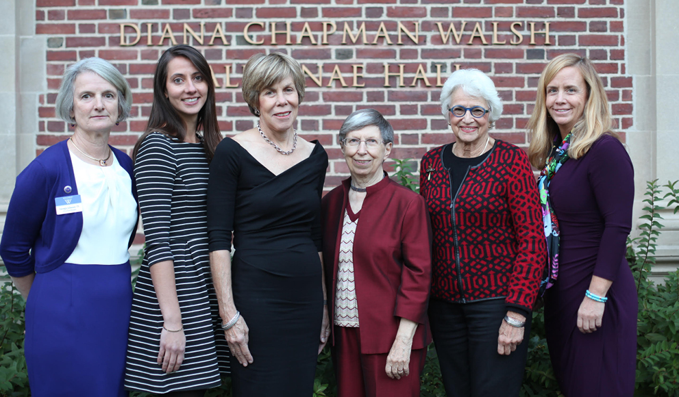 2015 Sed Ministrare Volunteer Award Recipients with Alumnae Association Representatives 