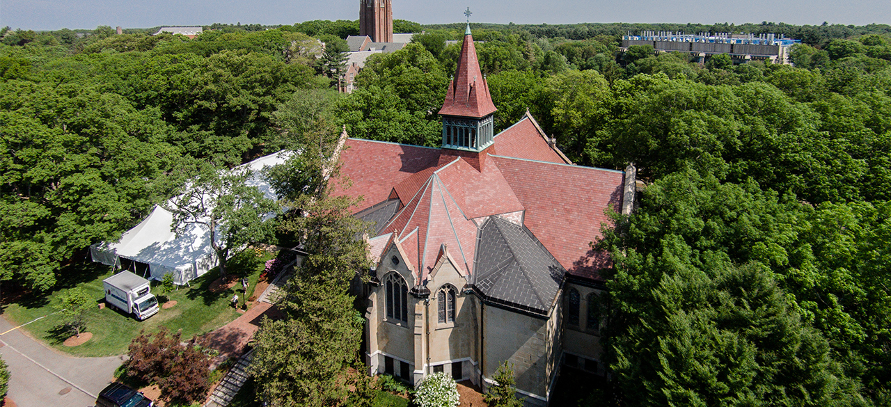 Aerial image of Wellesley's Houghton Chapel