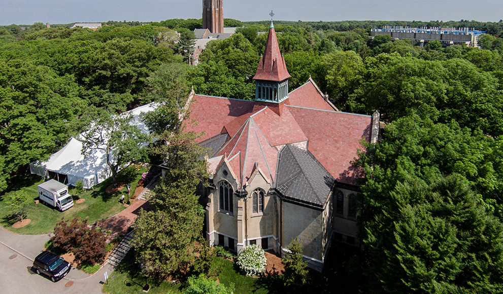 Aerial image of Wellesley's Houghton Chapel