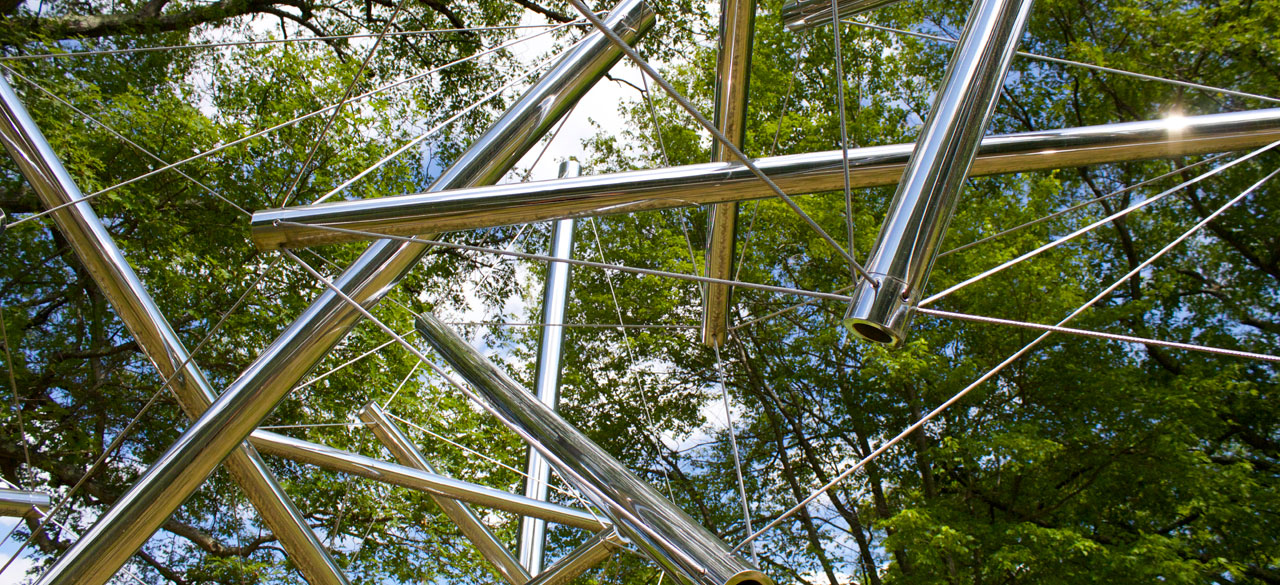 Photo of Kenneth Snelson's Sculpture Mozart III on the Wellesley College campus
