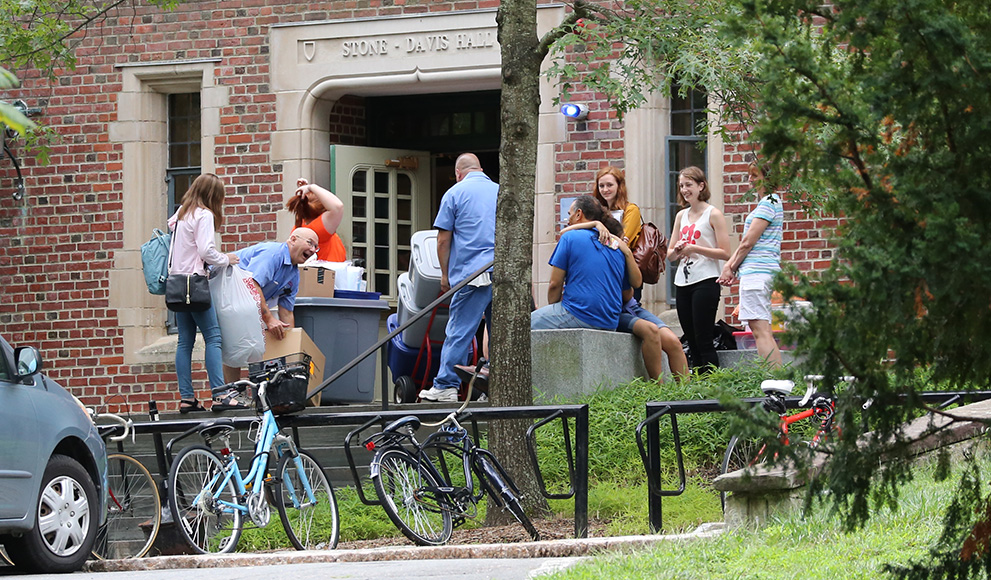 students move into Stone-Davis