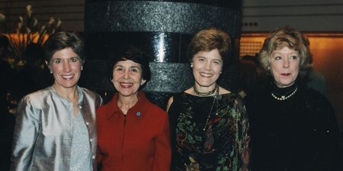 Beth Pfeiffer ’73, Suzy Newhouse ’55, Diana Chapman Walsh, and Betsy Knapp ’64 on Nov. 6, 2001, at an alumnae event in San Franc