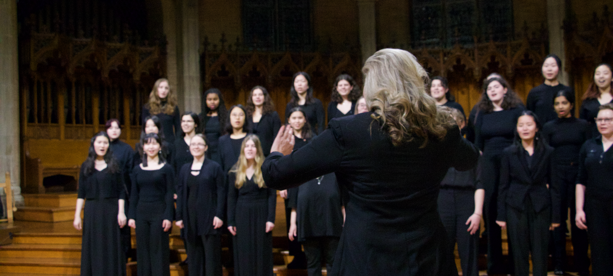 Lisa Graham directs the College Choir in Houghton Chapel