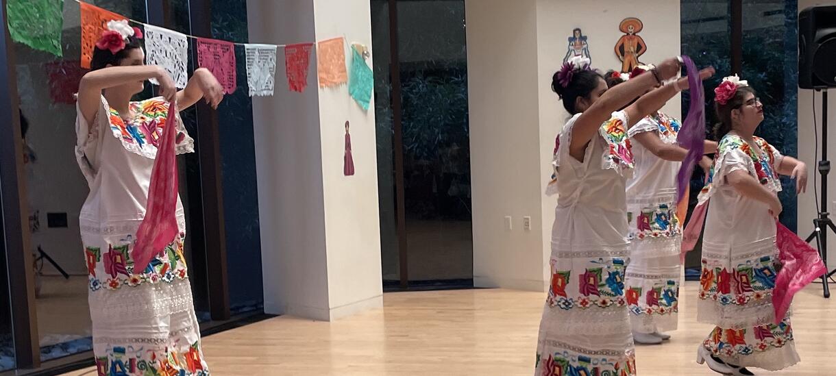 dia de los muertos dancers