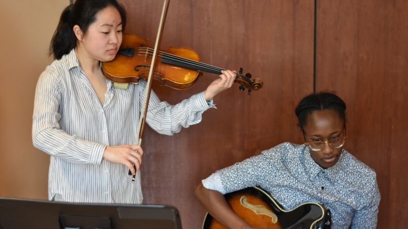 Musicians playing at breakfast