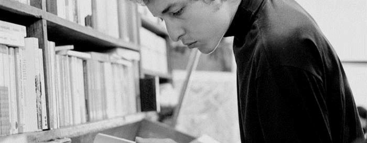 Bob Dylan in bookstore, Greenwich Village, NYC