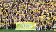 A group photo of the Wellesley college class of 2019