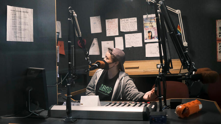 Molly McCaul &rsquo;23 in the WZLY studio during their Sunday afternoon radio show.