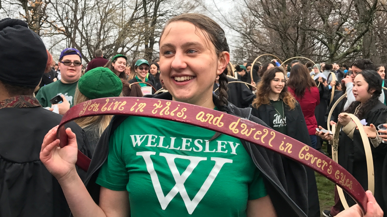 Laurel Wills ’17 Claims the Top (Wet) Prize in the 122nd Wellesley Hooprolling Contest