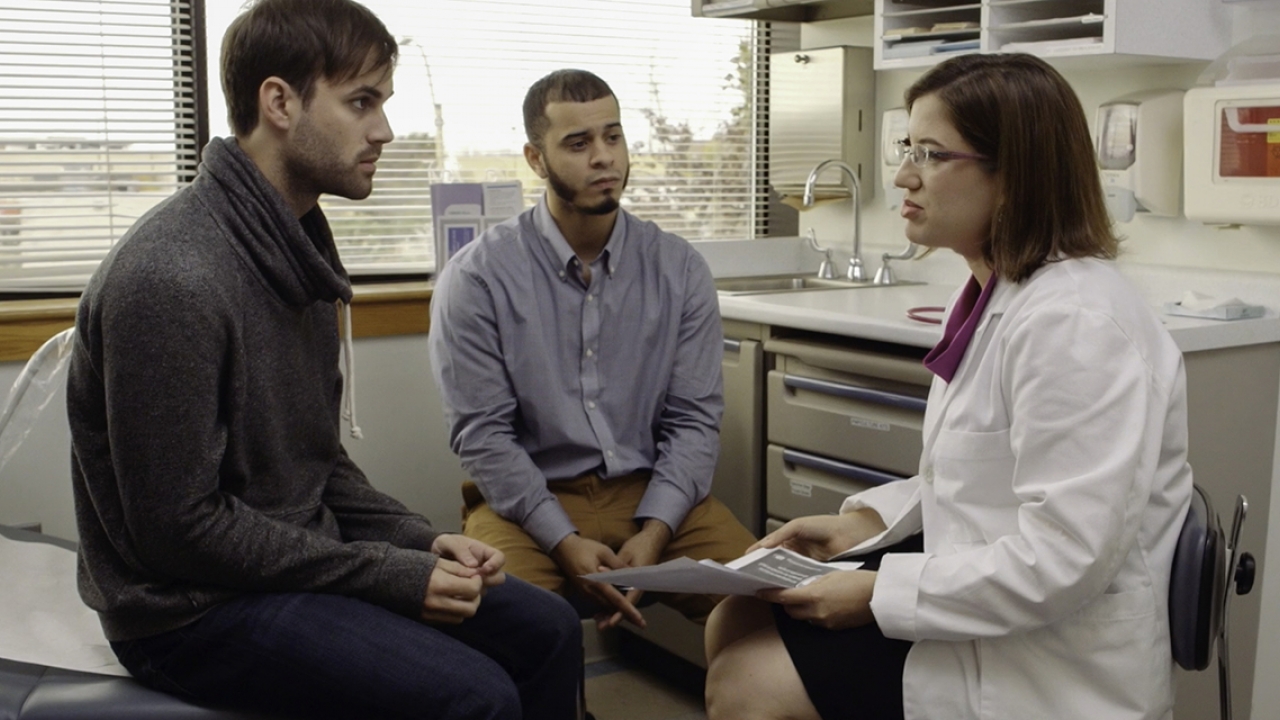Julie Levison ’98 Uses Video to Encourage HIV Care Adherence Among Latino Immigrants 