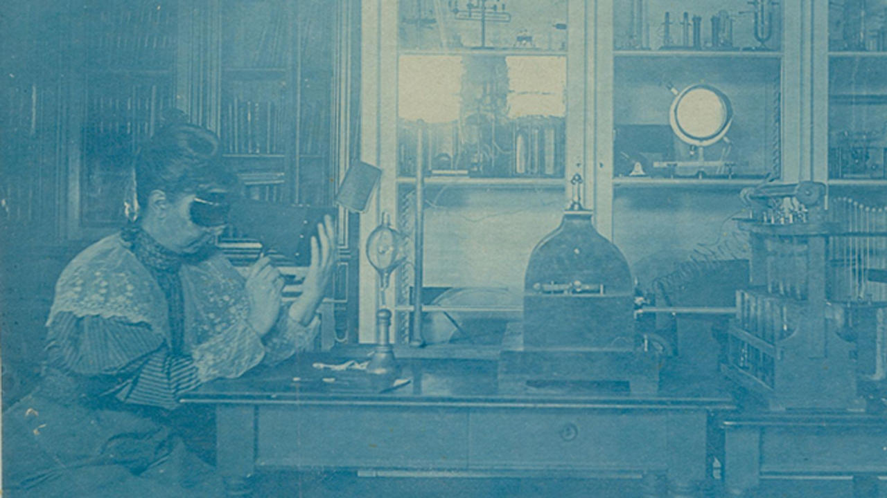 Sarah Frances Whiting (1847–1927) uses a fluoroscope to examine the bones in her hand in Wellesley College’s physics laboratory